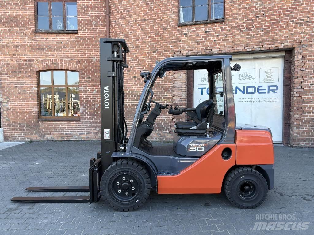 Toyota 06-8FDF30 Empilhadores Diesel