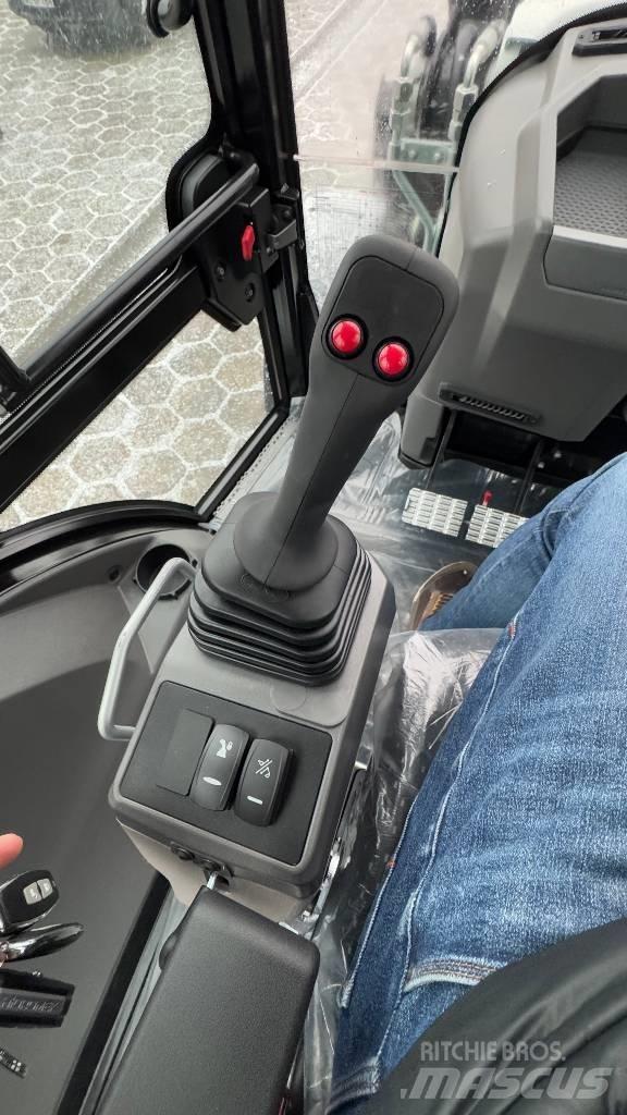 Hidromek 102B Retroescavadeiras