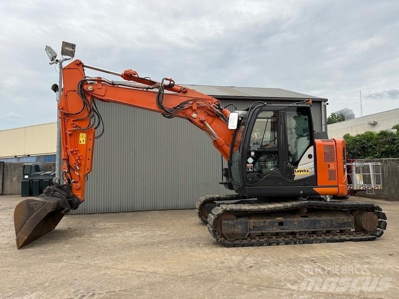 Hitachi ZX 135 US-6 Escavadeiras de esteiras