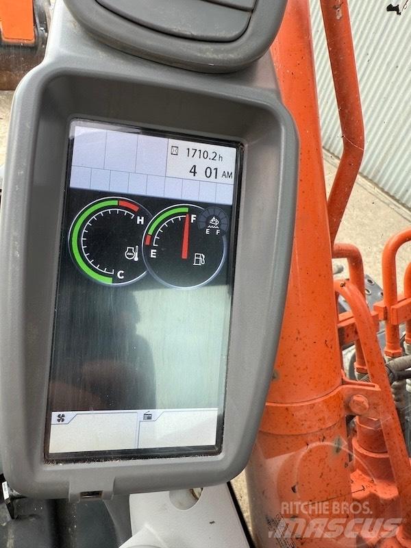 Hitachi ZX 135 US-6 Escavadeiras de esteiras