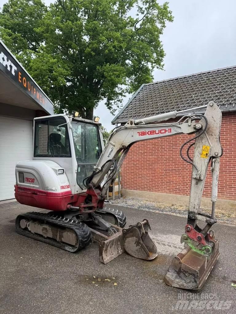 Takeuchi TB230 Miniescavadeiras
