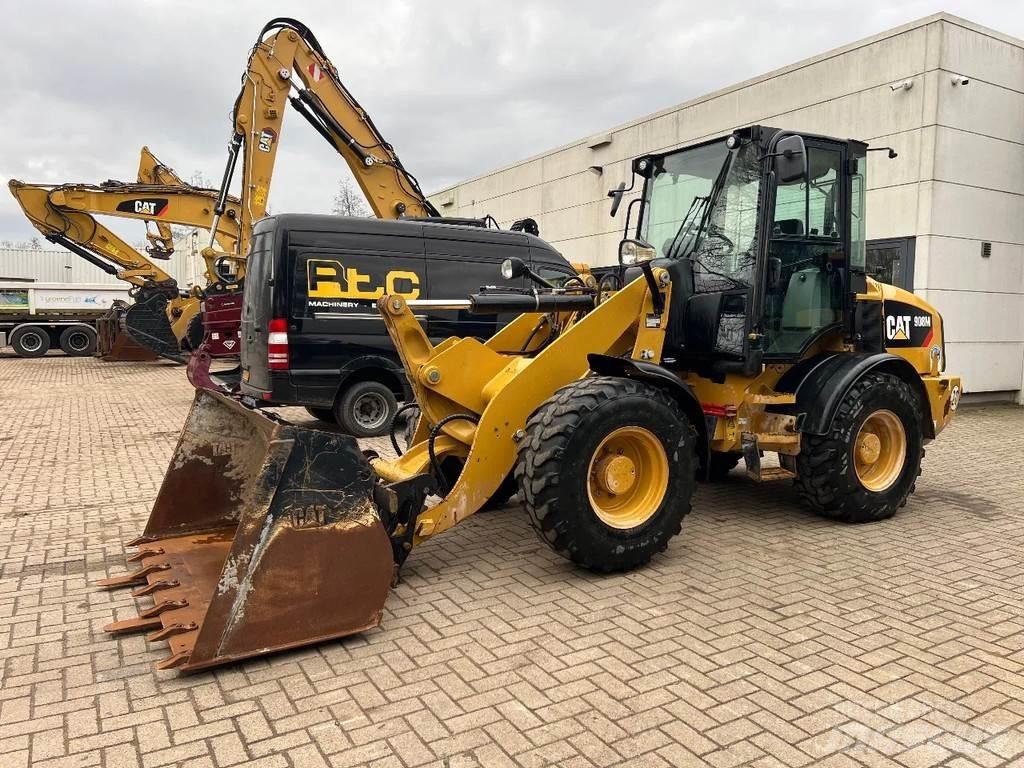 CAT 908M Carregadeiras de rodas