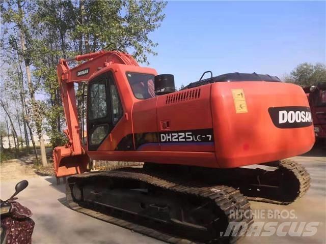 Doosan DH225 Escavadeiras de esteiras