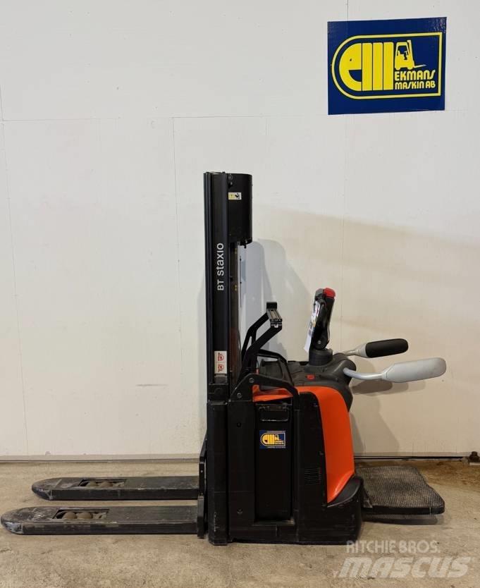 BT truck SPE 120L Empilhador para operador externo