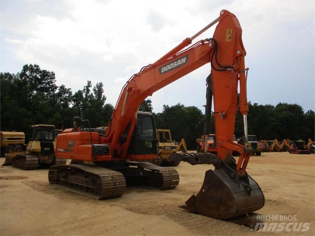 Doosan DX 225 Escavadeiras de esteiras