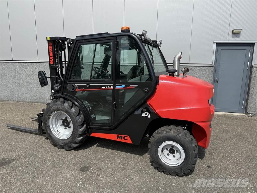 Manitou MC25-4 Empilhadores todo-terreno