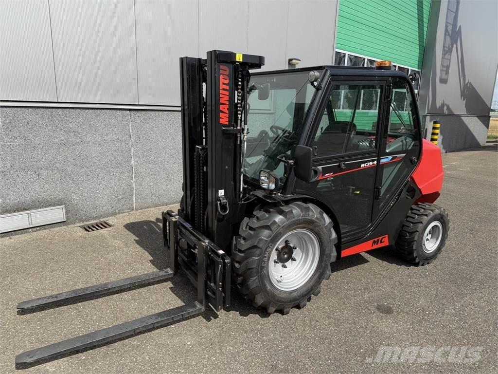 Manitou MC25-4 Empilhadores todo-terreno