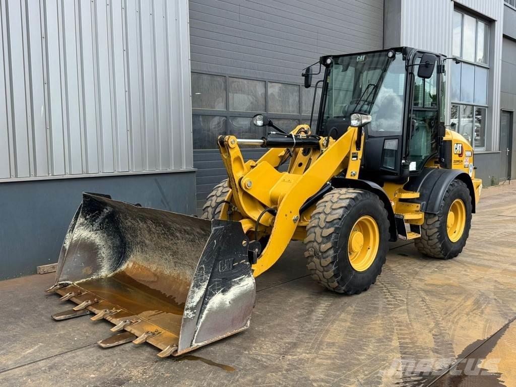 CAT 908M Carregadeiras de rodas