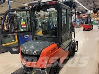 Toyota 02-8 FDJF 35 Empilhadores Diesel