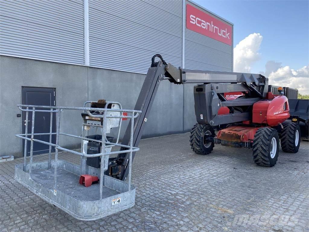 Manitou 200ATJ RC Elevadores braços articulados