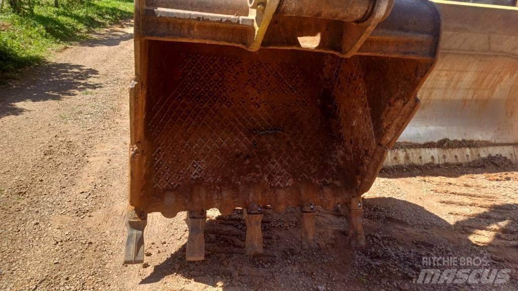 SDLG LG 6250 E Escavadeiras de esteiras