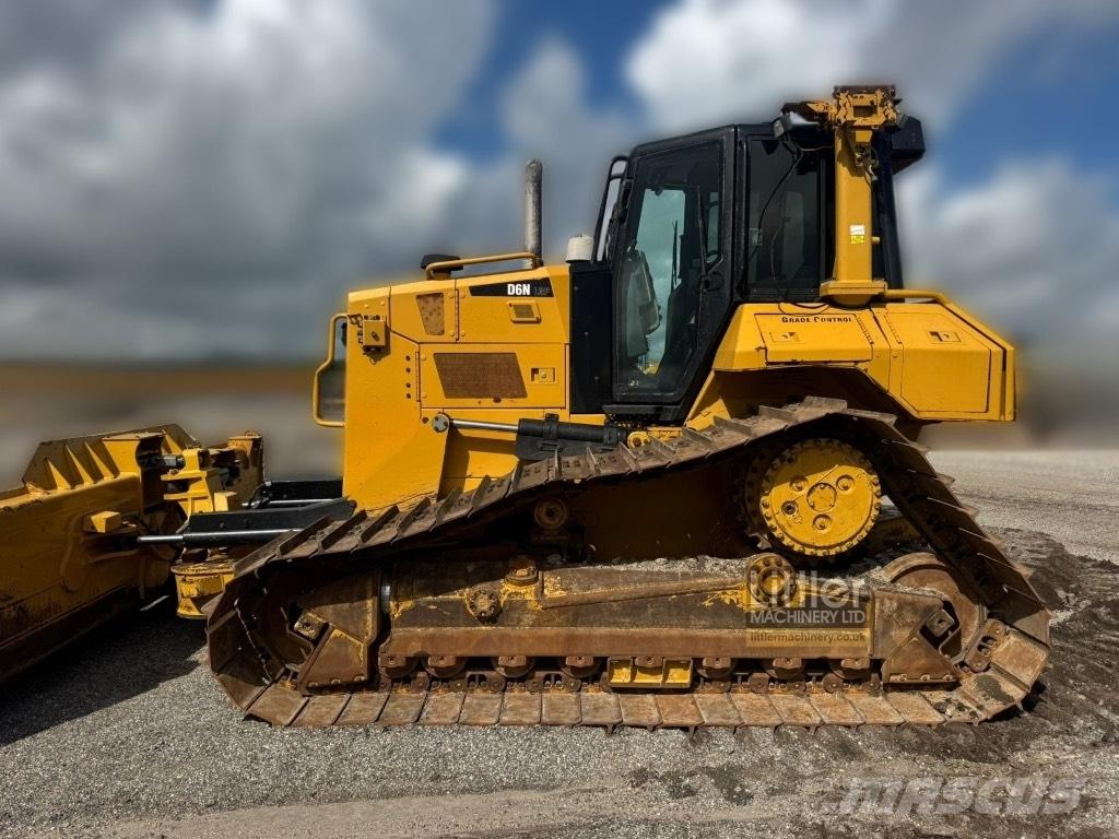 CAT D 6 N LGP Dozers - Tratores rastos