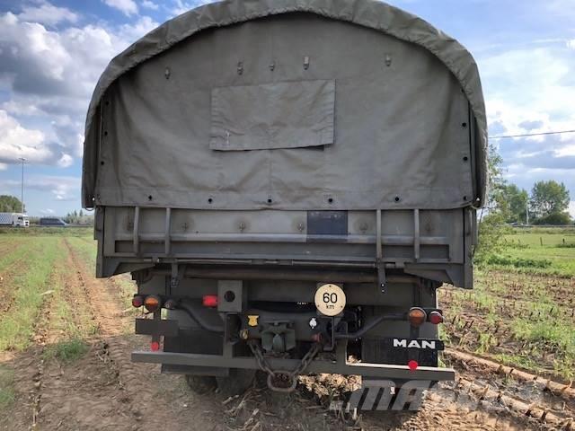 MAN 11-136 4T 4x4 Caminhões de caixa fechada
