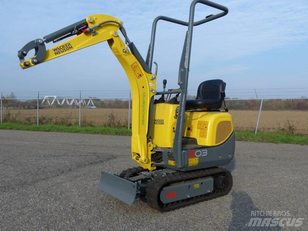 Wacker Neuson 803 Miniescavadeiras