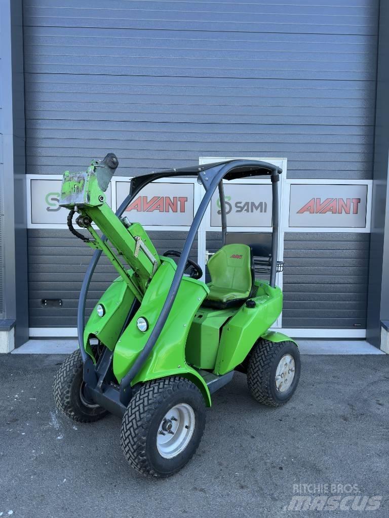 Avant 220 Minicarregadeiras