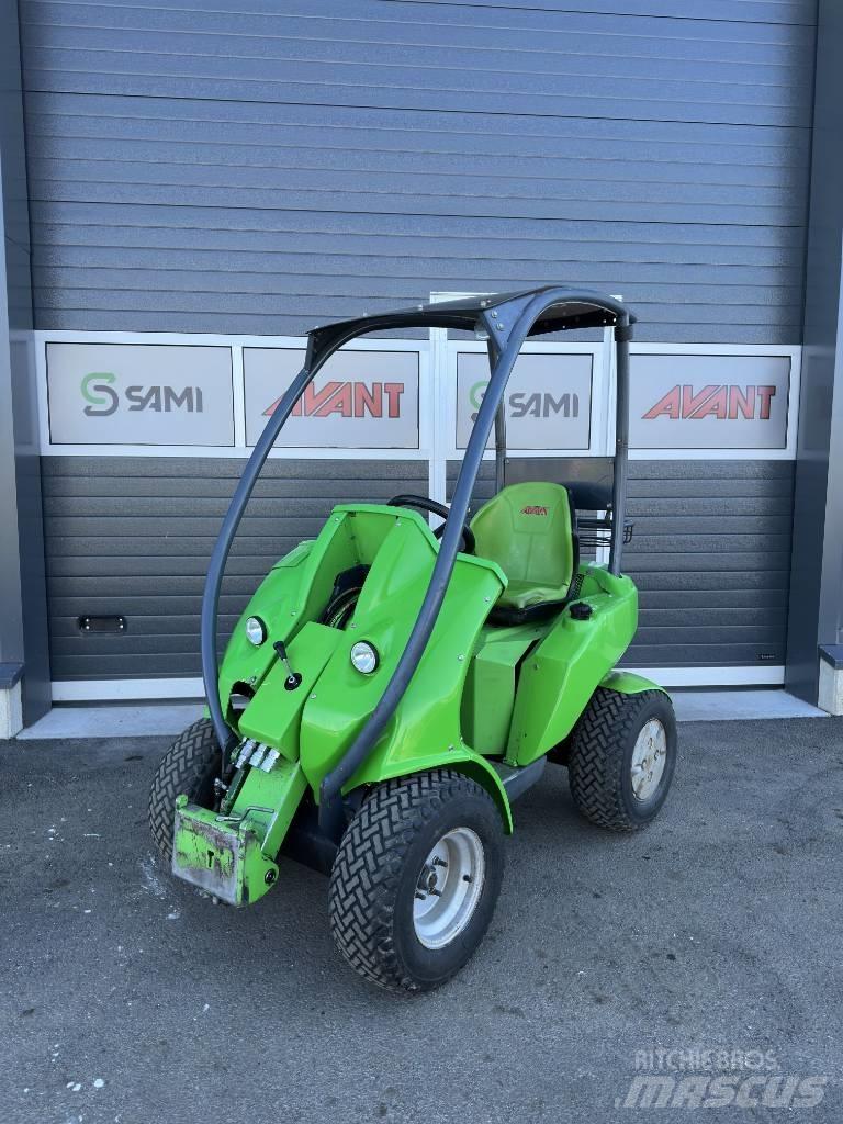 Avant 220 Minicarregadeiras