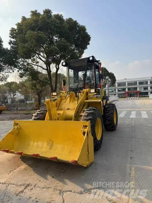 Komatsu WA 100 Carregadeiras de rodas
