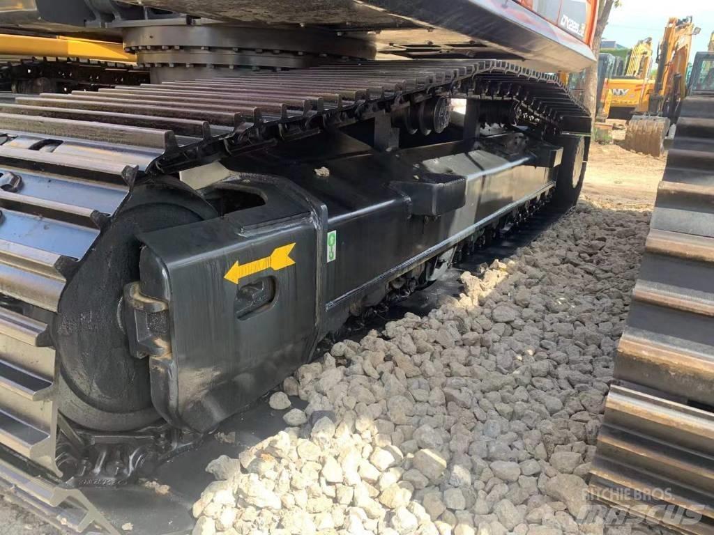 Doosan DX 225 Escavadeiras de esteiras