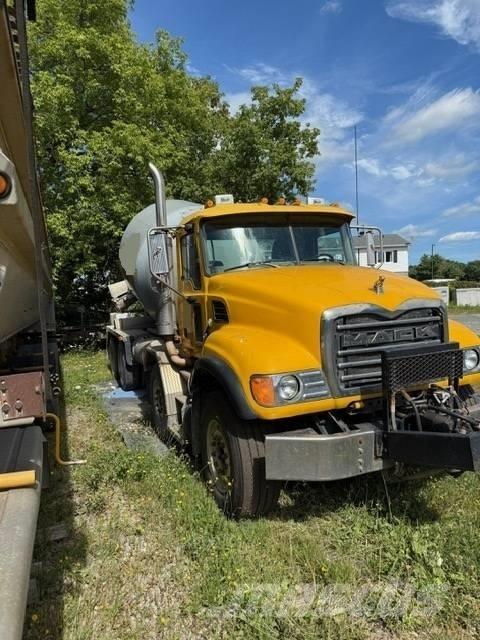 Mack CV 713 Bombas de betonagem