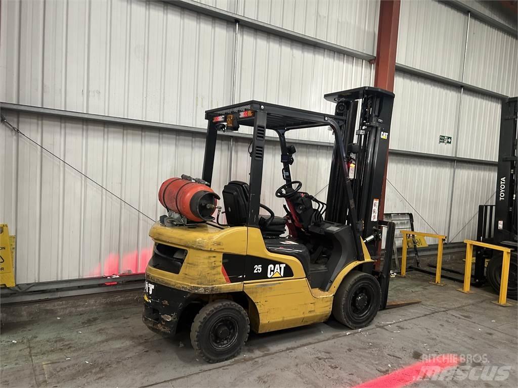 CAT GP25NT Empilhadores a gás