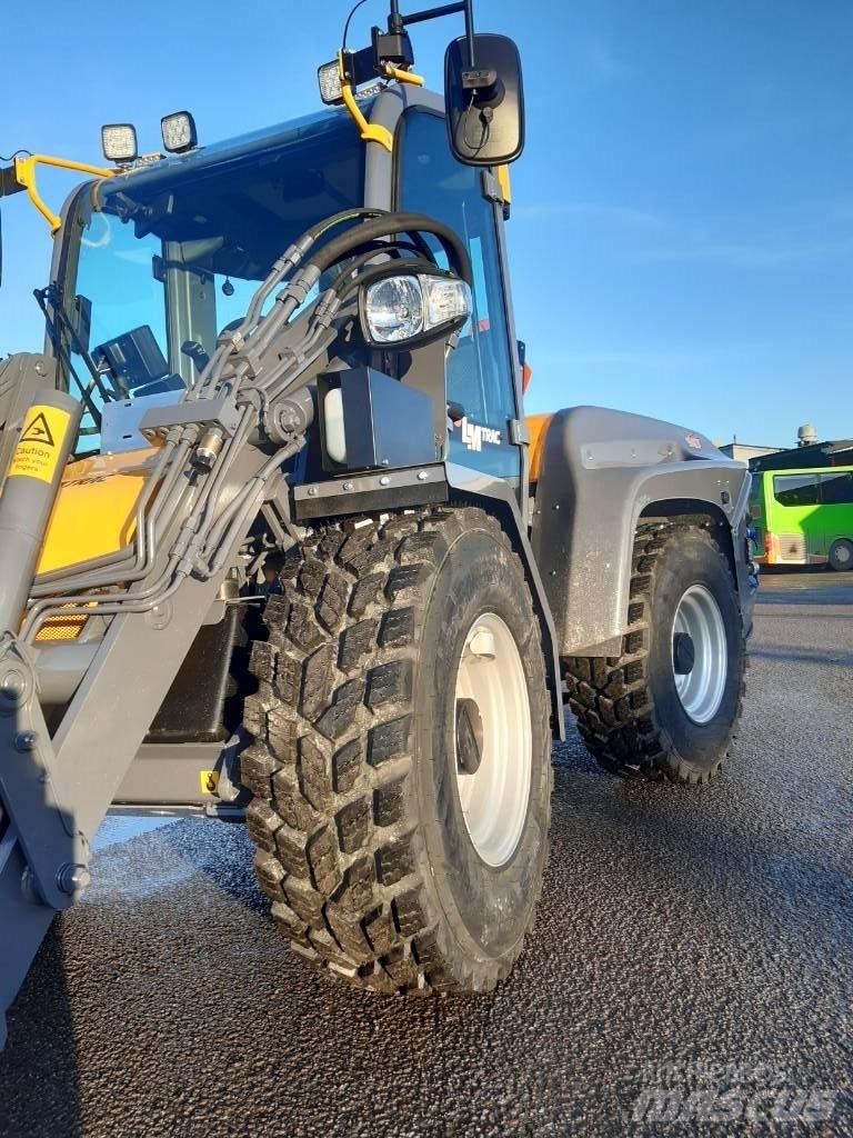 LM Trac 587 Máquinas utilitárias