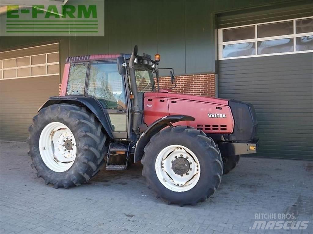 Valtra 8450 Tratores Agrícolas usados