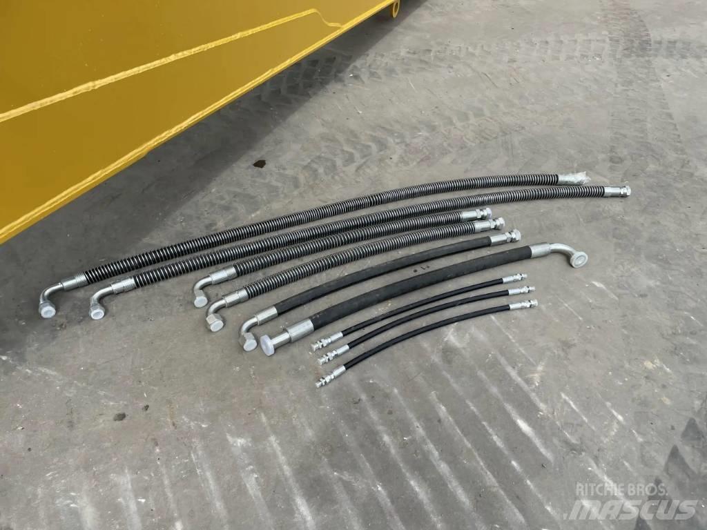CAT 323 NG 15m Set Retroescavadoras