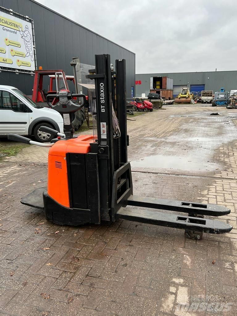 BT SPE 125 Empilhador para operador externo