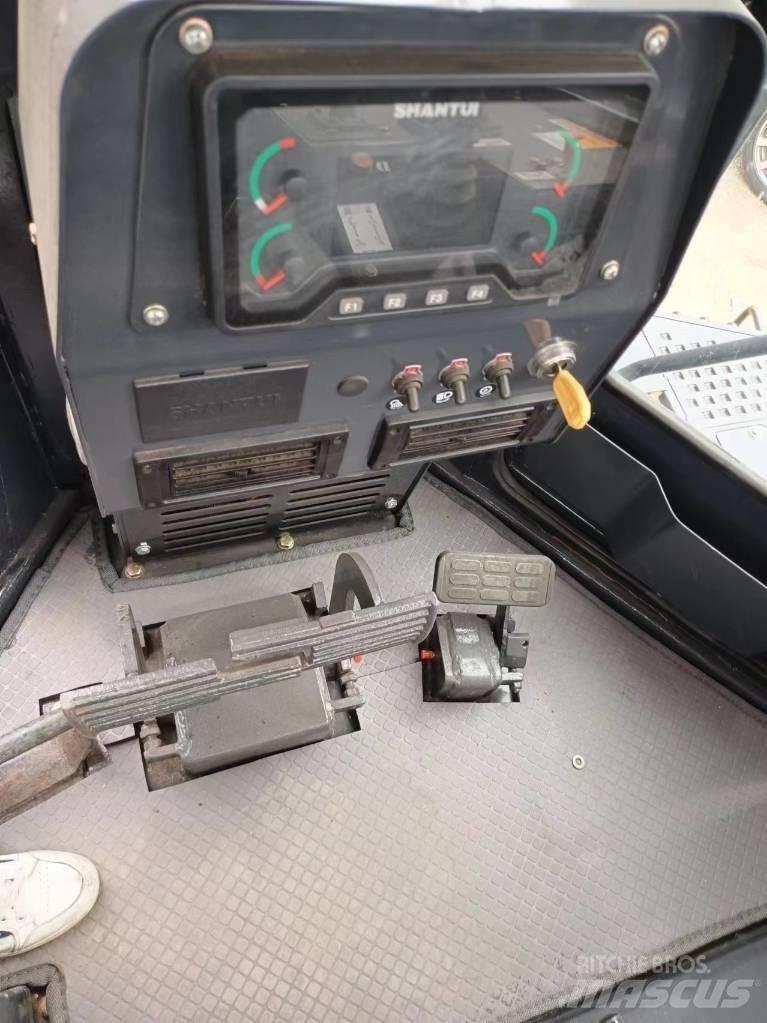 Shantui D22 Dozers - Tratores rastos