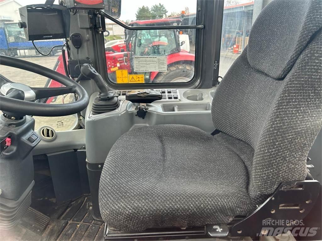 Doosan DL 300 Carregadeiras de rodas
