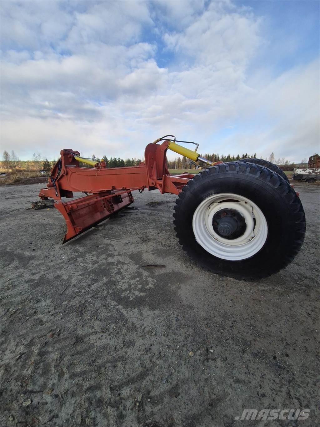  Peltolana omateko Niveladoras de arraste