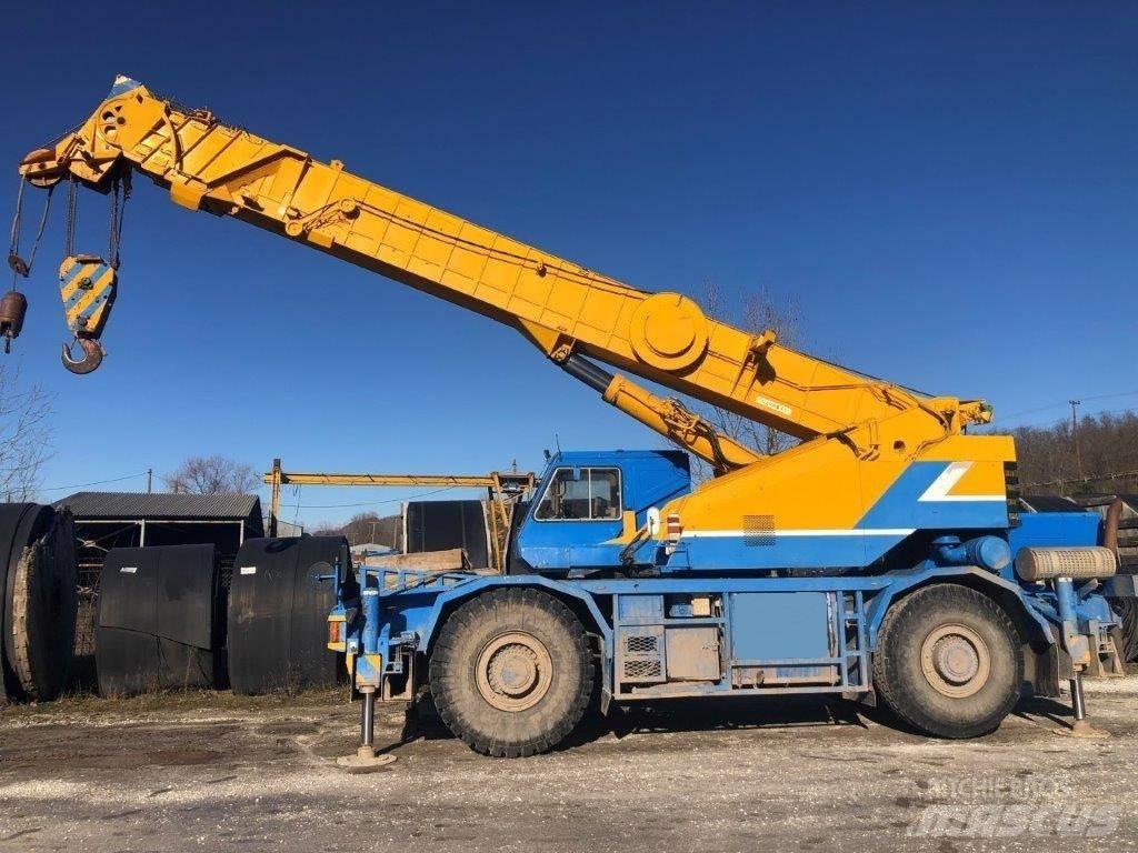 Kobelco RK 450 Gruas Fora-de-estrada
