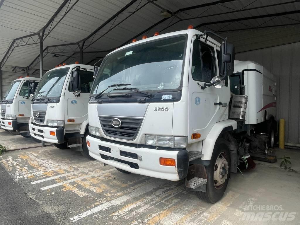 UD 3300 Camiões varredores