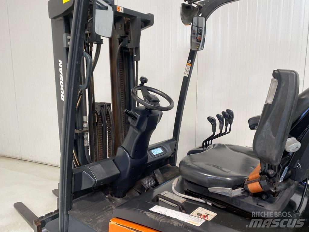 Doosan B25X-7 Empilhadores eléctricos