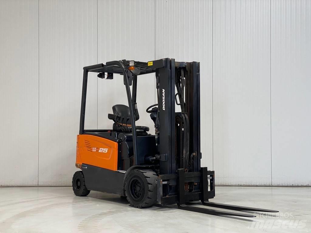 Doosan B25X-7 Empilhadores eléctricos