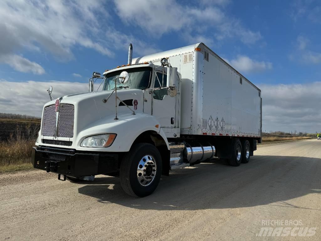 Kenworth T 440 Caminhões de caixa fechada