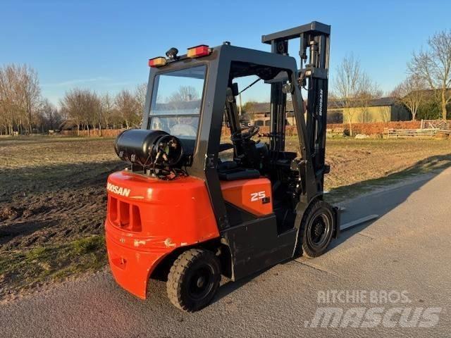 Doosan G 25 G Empilhadores a gás