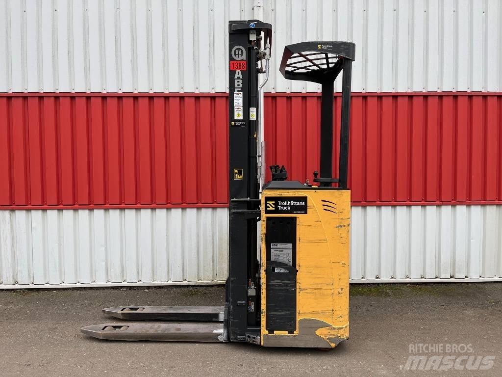 Abeko SA 1350TTFYI Self propelled stackers