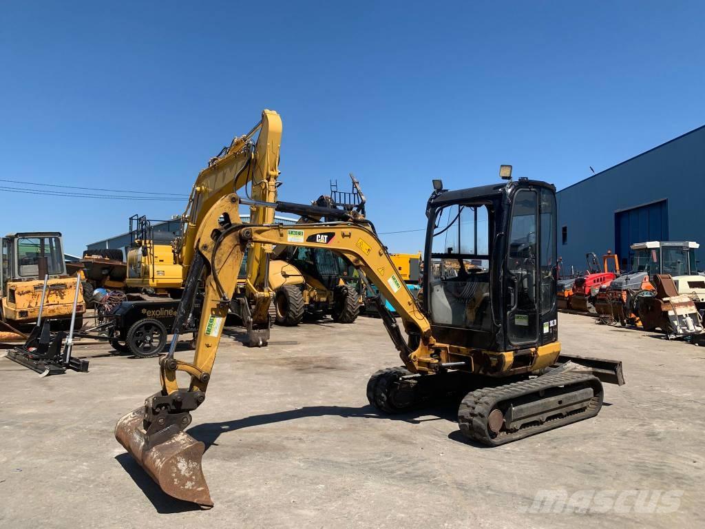 CAT 302.7 CR Miniescavadeiras