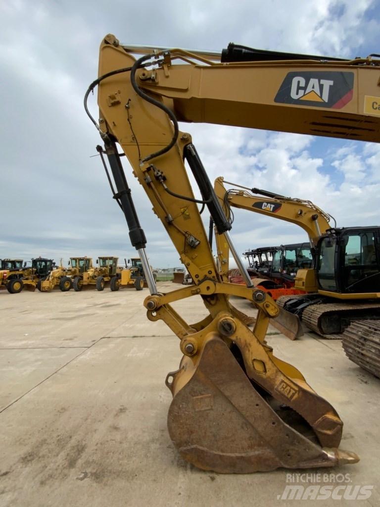 CAT 323 Escavadeiras de esteiras