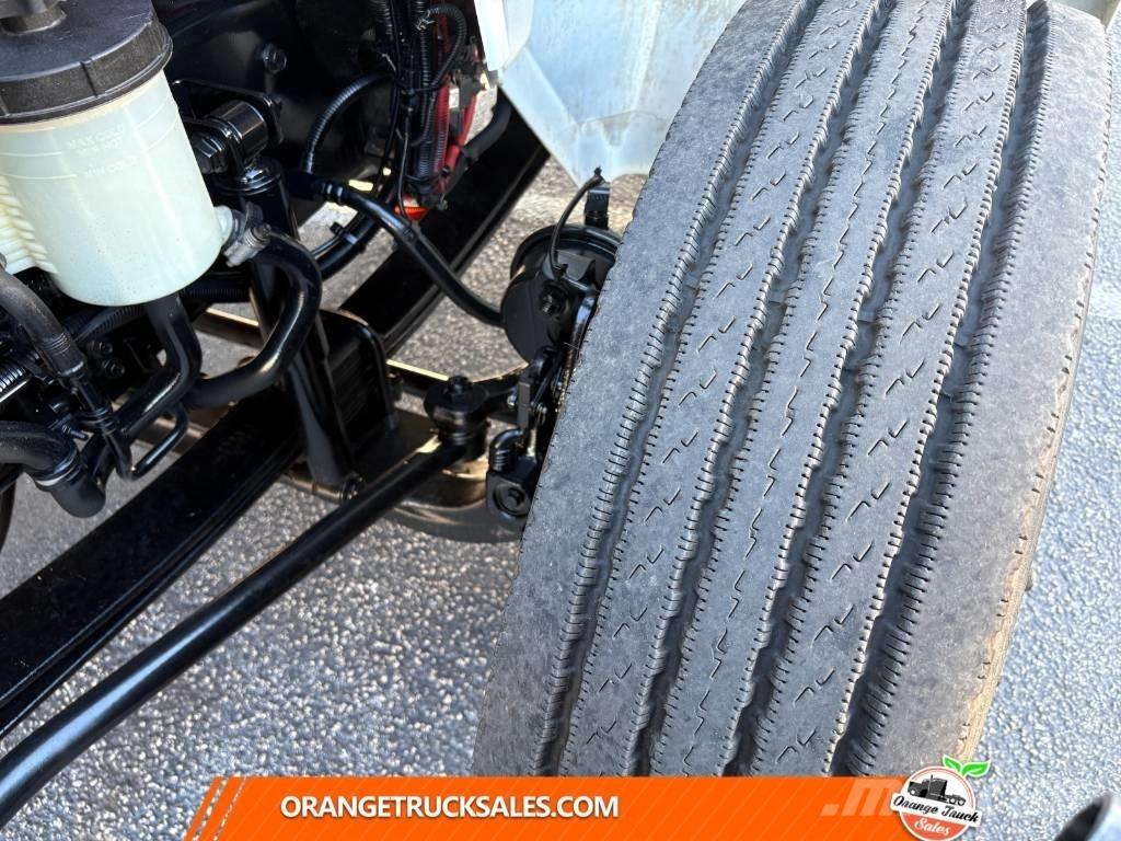 International MV607 Caminhões de caixa fechada