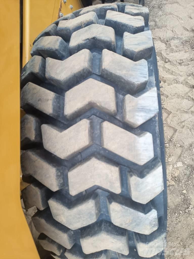 CAT 262 D XPS Minicarregadeiras