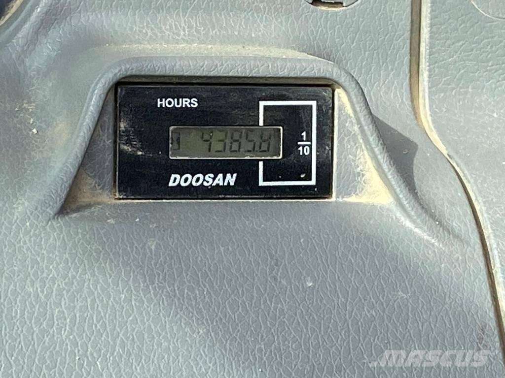 Doosan DX 160 LC Escavadeiras de esteiras