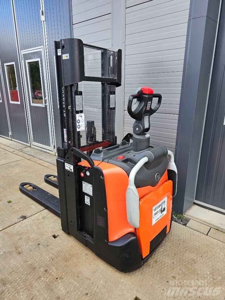 BT SPE 200 D 2500mm Empilhador para operador externo