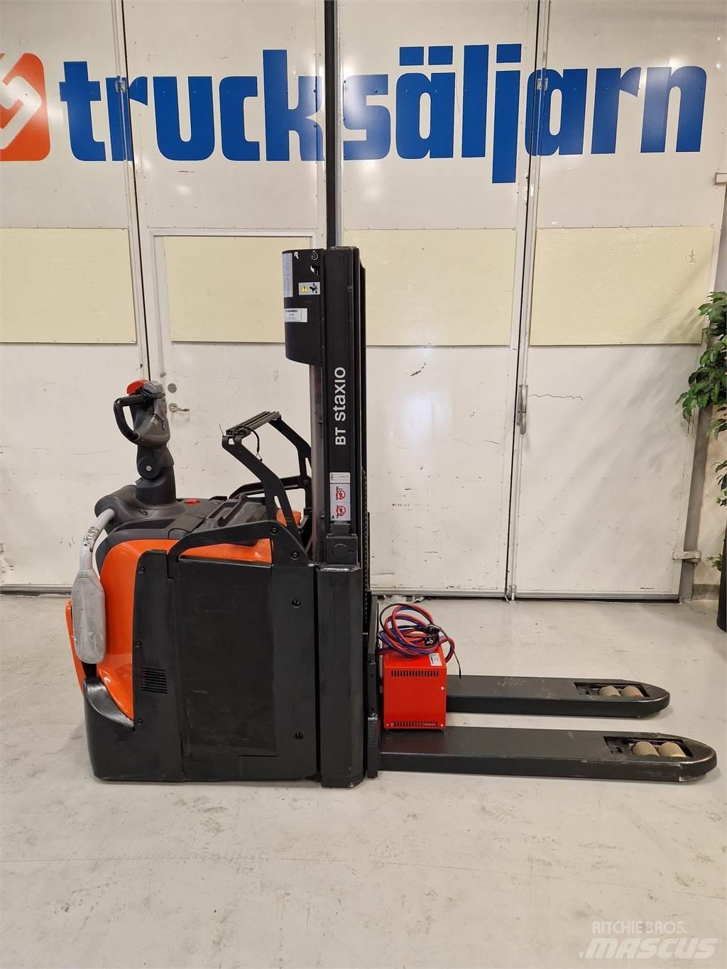Toyota SPE200D Empilhador para operador externo