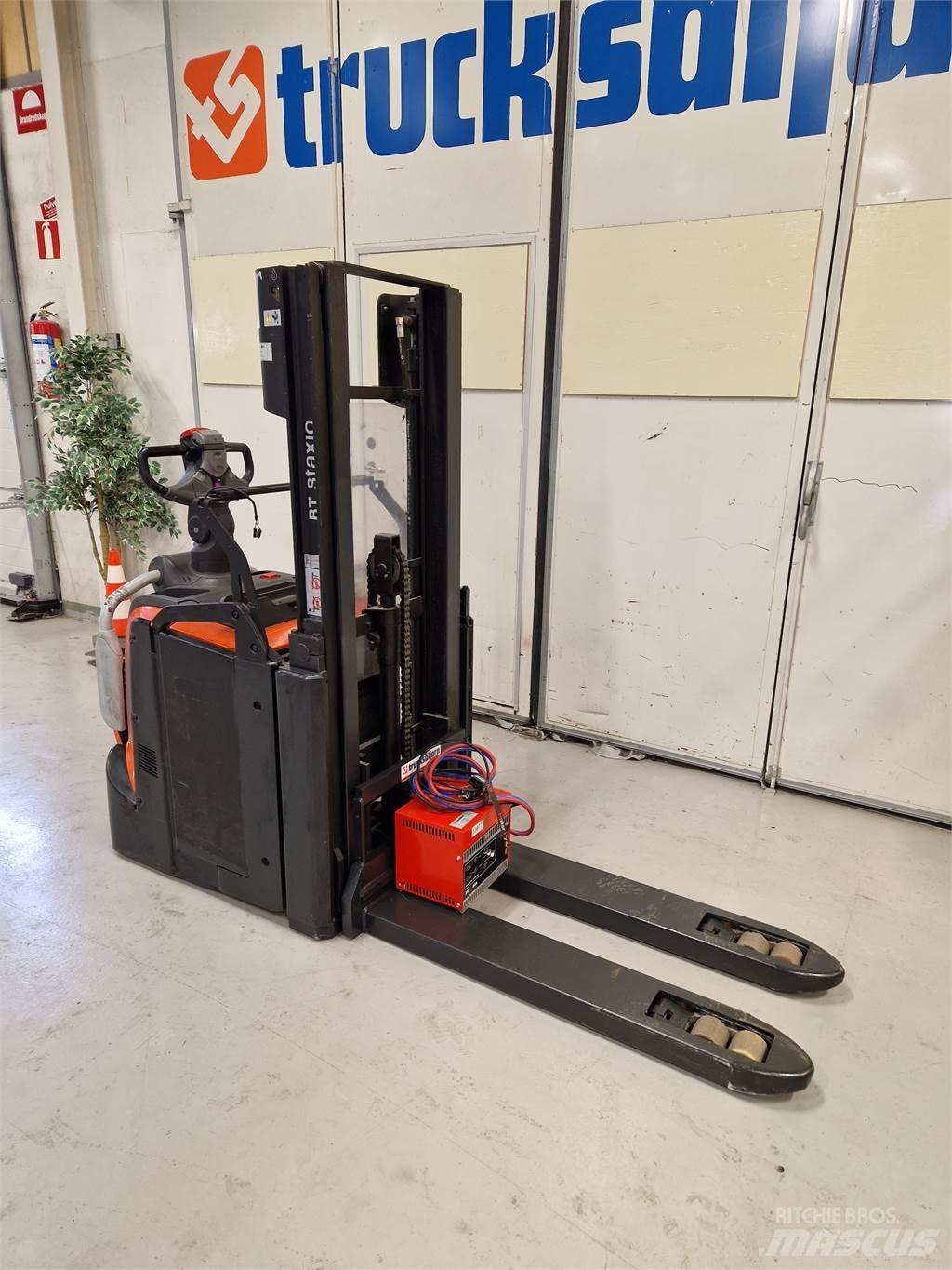 Toyota SPE200D Empilhador para operador externo