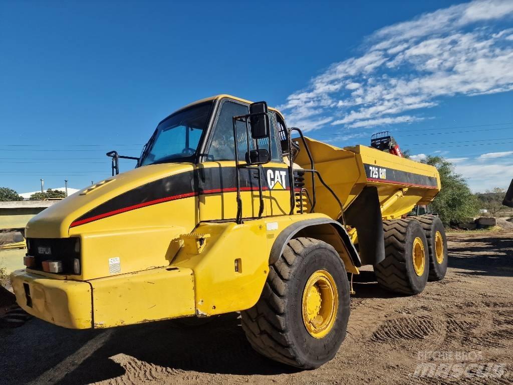 CAT 725 Caminhões articulados