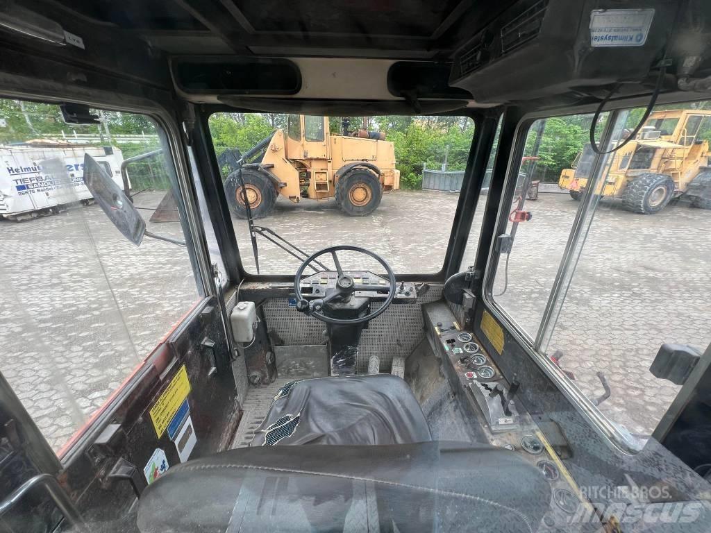 Bollnäs BT25T Tractores terminais