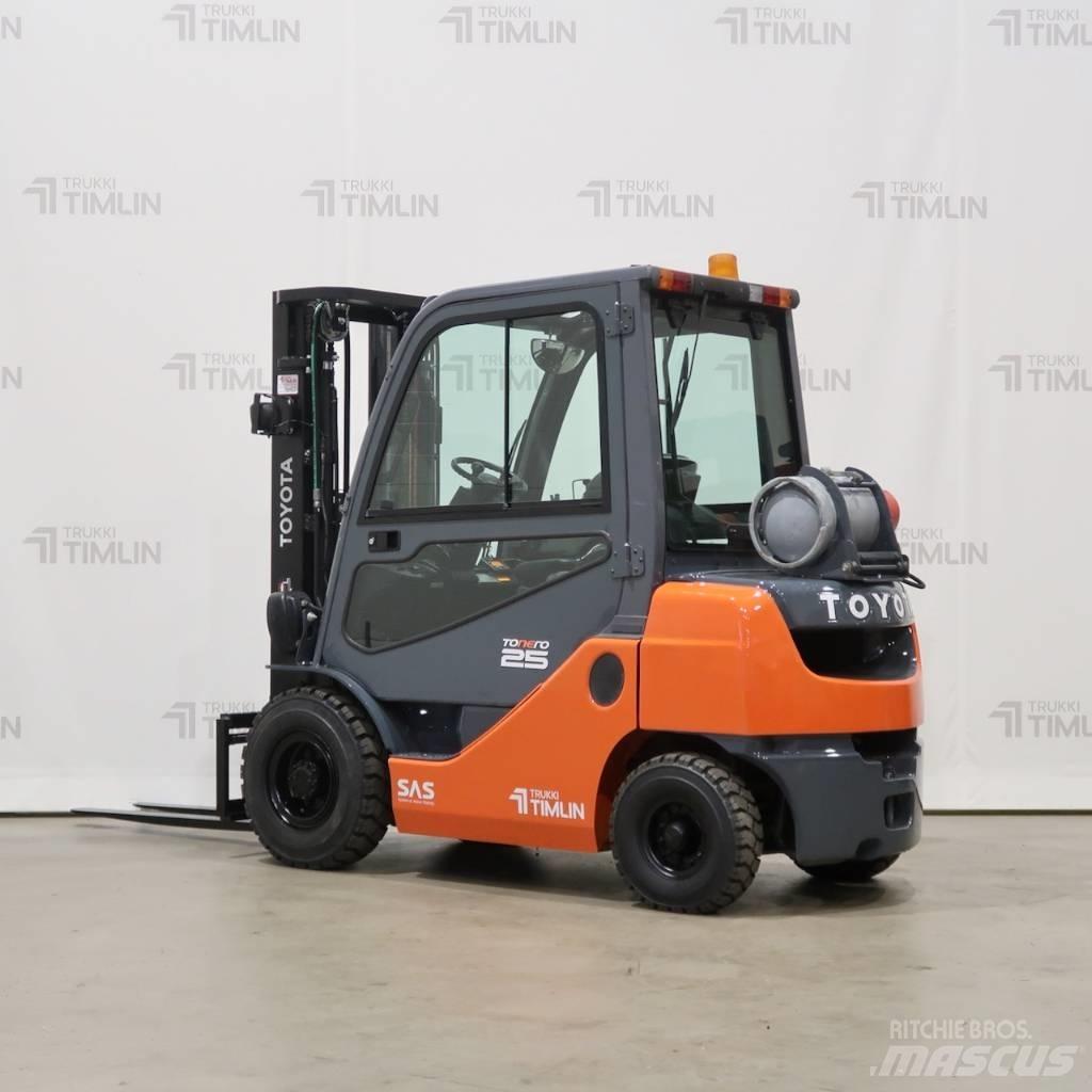 Toyota 02-8FGF25 Empilhadores a gás
