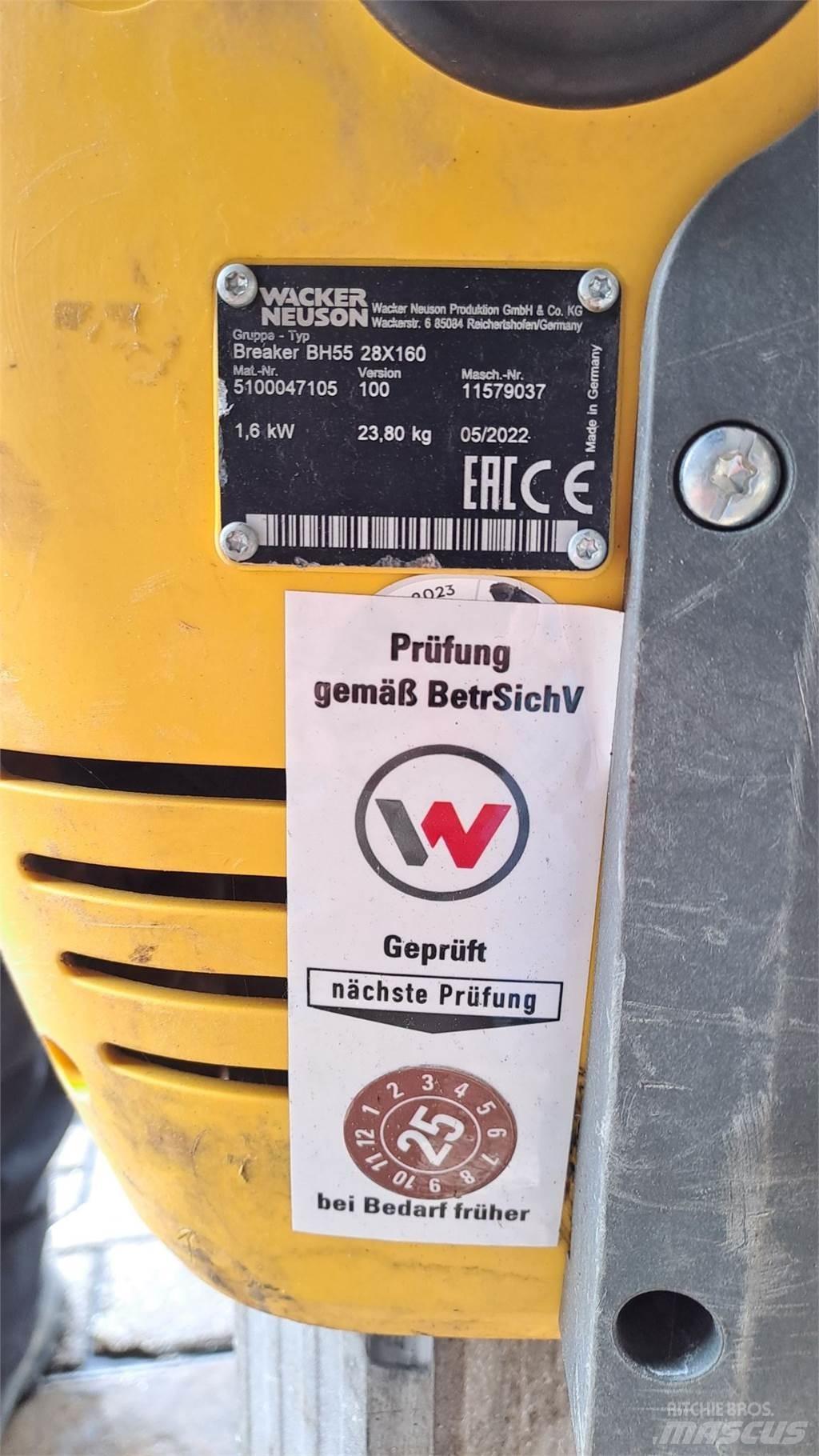 Wacker Neuson BH55 Saltitões